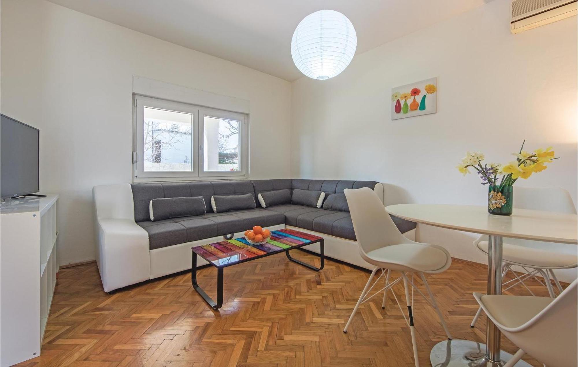Awesome Apartment In Fazana With Wifi Exterior photo